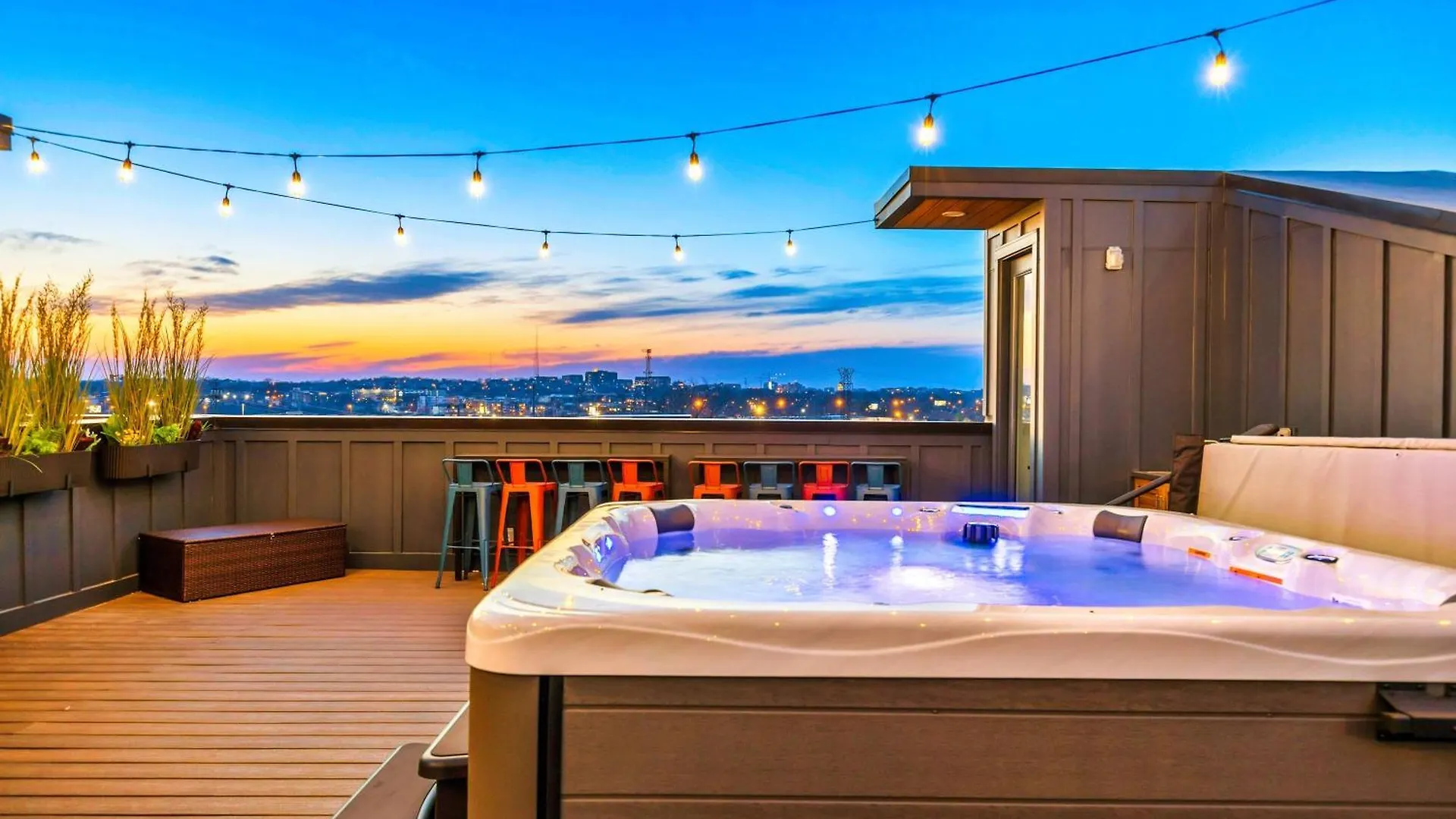 Casa vacanze Rooftop Hot Tub Game Room Barrel Sauna Nashville